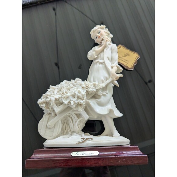 Giuseppe Armani Porcelain Figurine 10” Italy 1988 Capodimonte Girl w Wheelbarrow - Picture 3 of 16